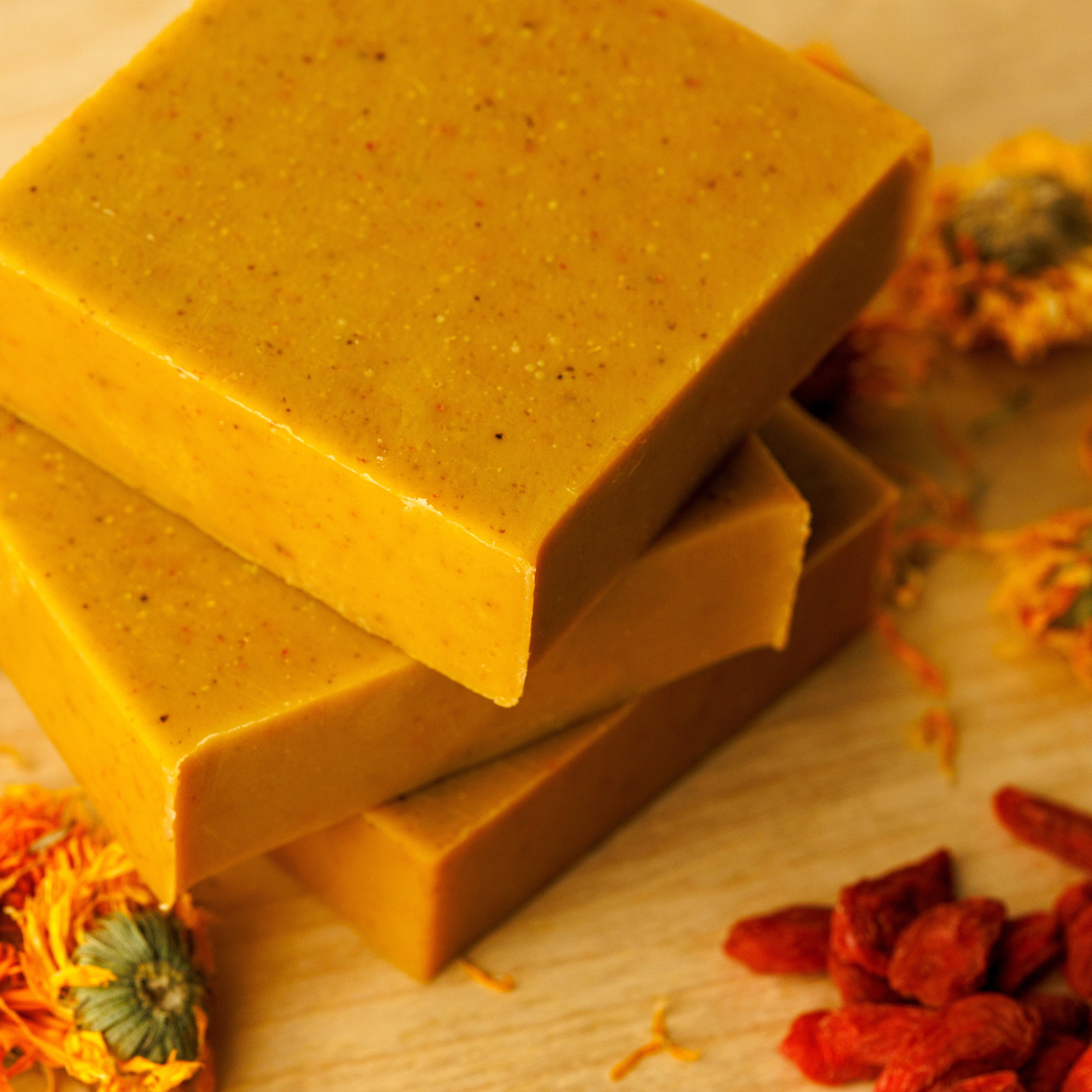 Natural Soap：Calendula & Blue Tansy Soothing Bar