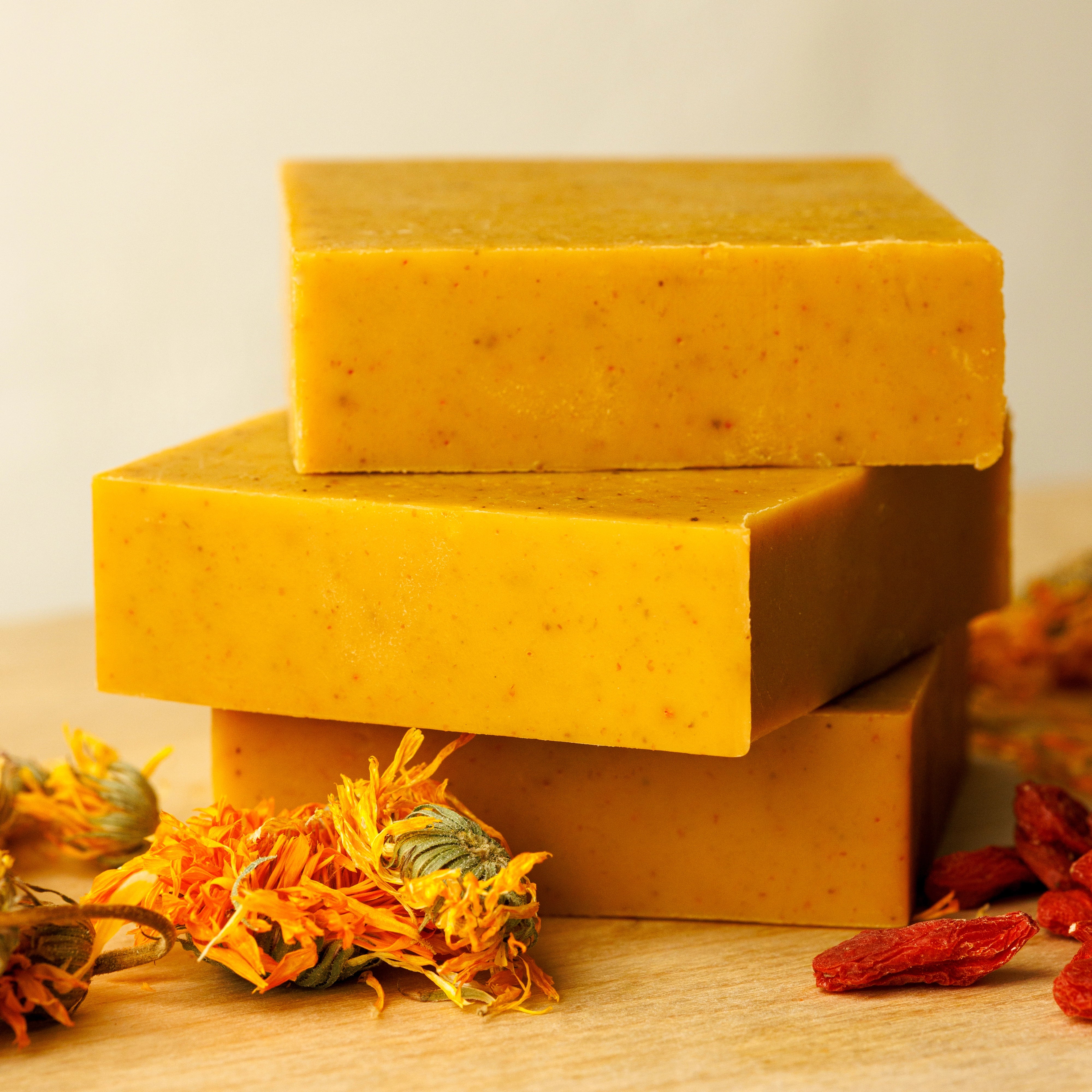 Natural Soap：Calendula & Blue Tansy Soothing Bar